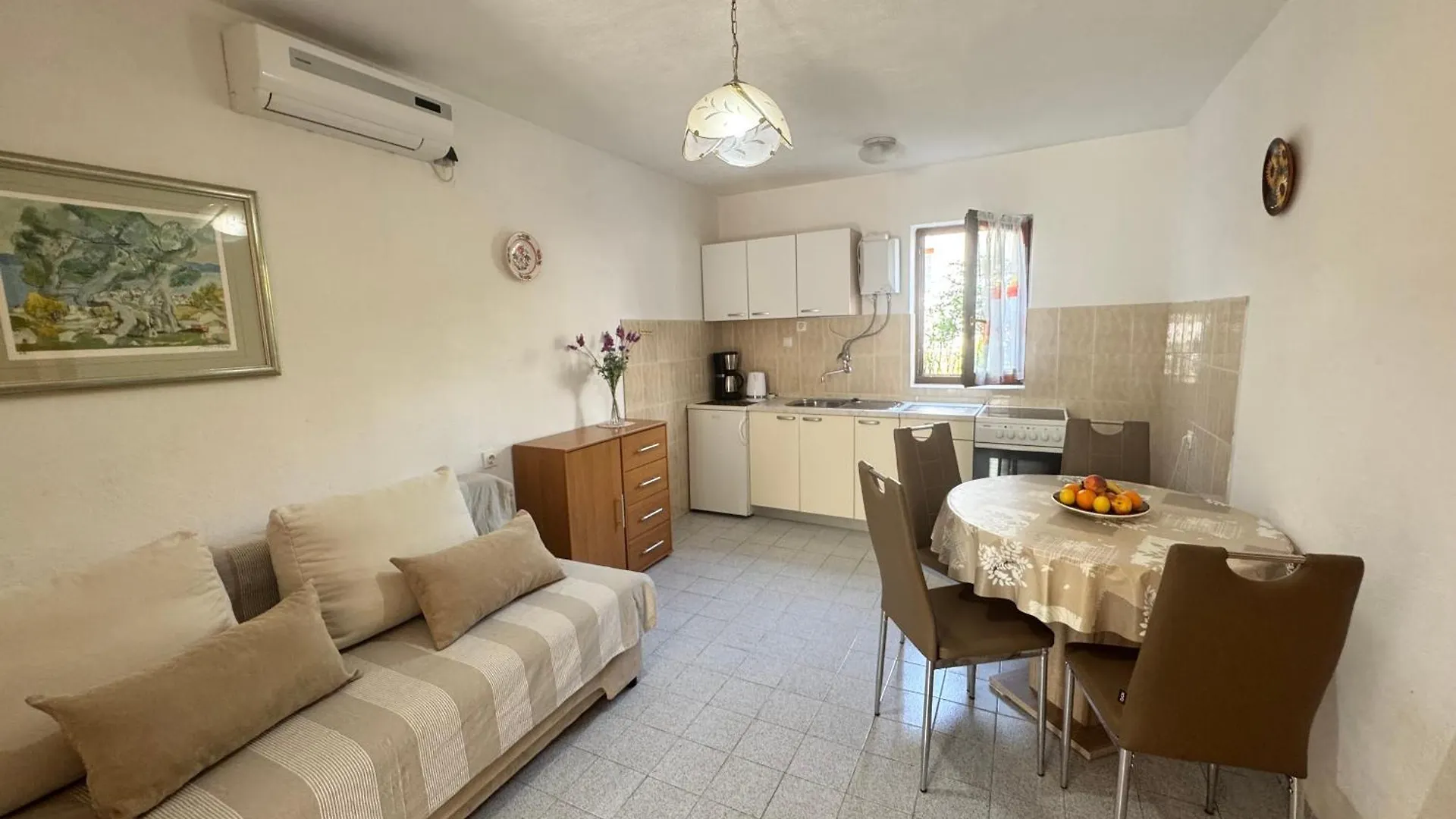 Apartments Meri Baska  Croatia